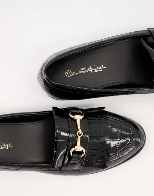Mocasines negros de poliuretano con bridón de Miss Selfridge, 3 de 4