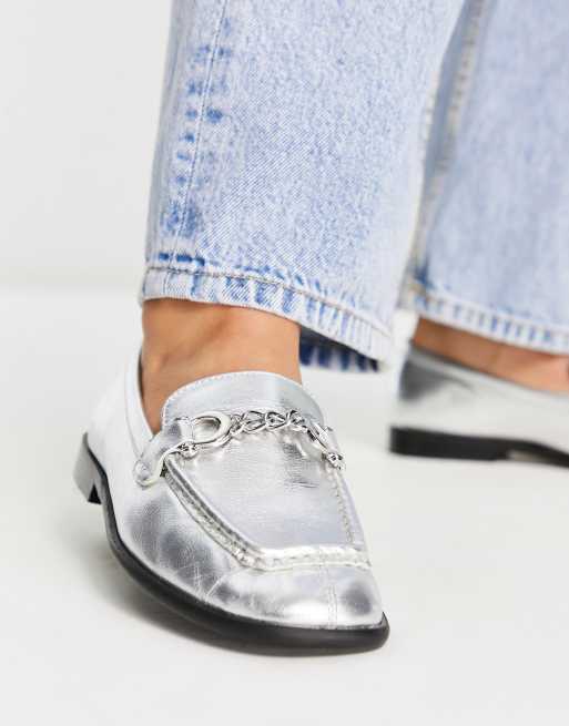 plateados de cuero con detalle cadena Lola Topshop | ASOS