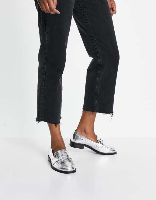 Mocasines plateados de estilo masculino de ASOS DESIGN Wide Fit, 4 de 4