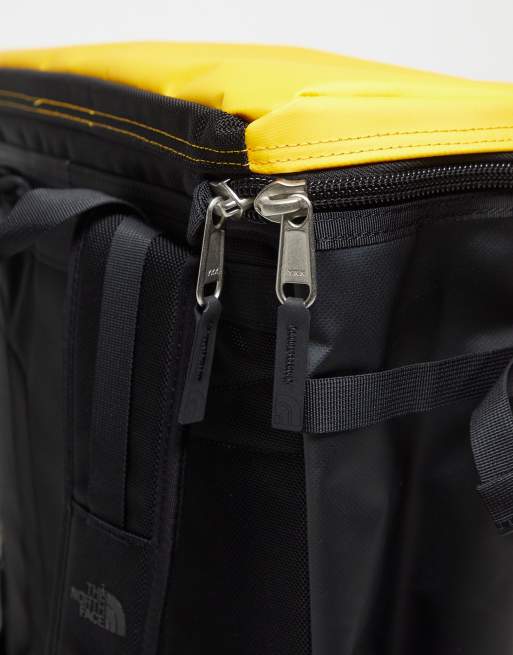 Mochila amarilla y negra de 30 l Base Camp Fuse Box de The North Face, 4 de 4