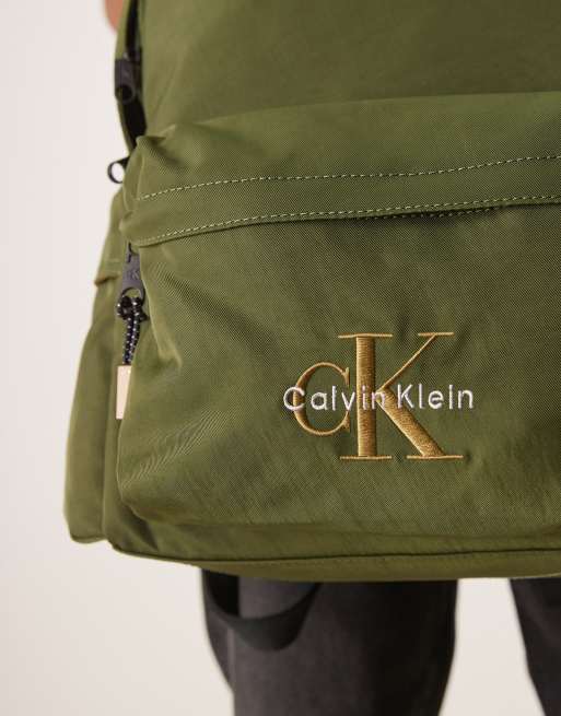 Mochila caqui con logo de Calvin Klein, 3 de 4