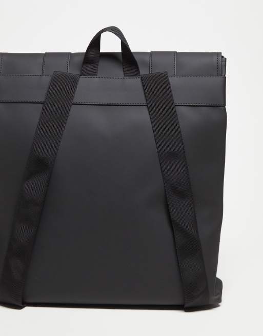 Mochila grande negra unisex con acabado impermeable 13300 MSN de Rains, 2 de 4