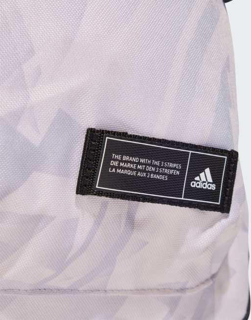 Mochila gris y blanco tiza clásica con estampado gráfico de adidas Performance, 2 de 3