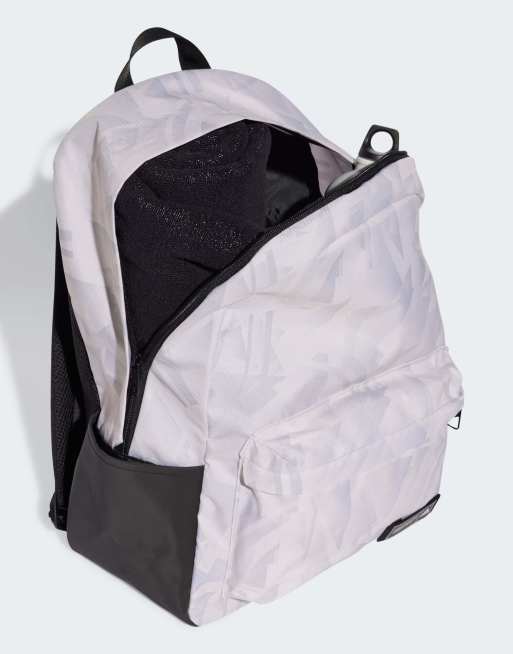 Mochila gris y blanco tiza clásica con estampado gráfico de adidas Performance, 3 de 3
