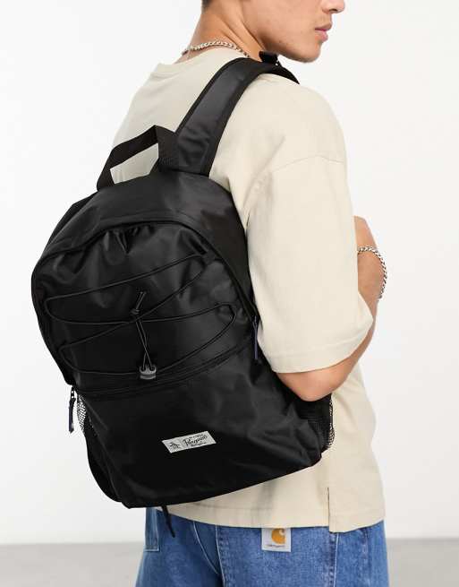 Mochila negra con detalle de cordón elástico ajustable de Penguin