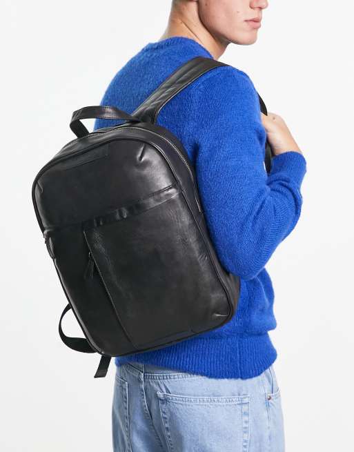 Mochila negra con diseño minimalista de cuero de Bolongaro Trevor