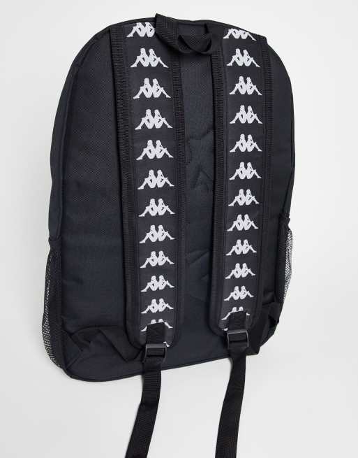 Mochila negra con logo de Kappa ASOS