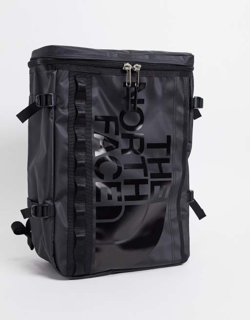 Mochila negra de 30 Camp Fuse Box de The Face | ASOS