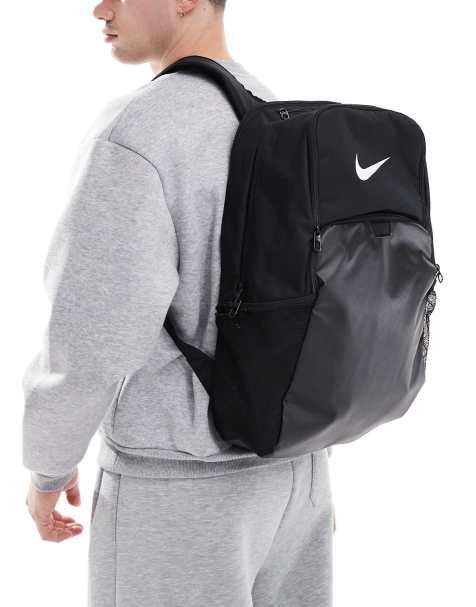 Mochila negra de Nike - view 1