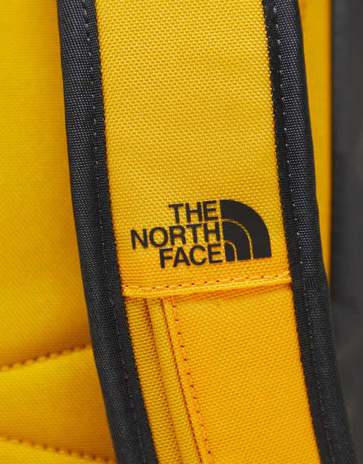 Mochila pequeña amarilla y negra Base Camp Fuse Box de The North Face, 4 de 4