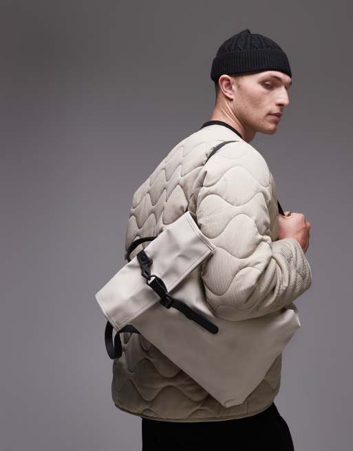Mochila pequeña color caqui impermeable con parte superior enrollable 13330 de Rains