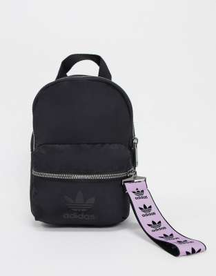 mochila pequeña adidas