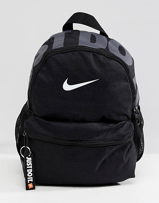 colgar Fotoeléctrico Inflar Mochila pequeña negra con logo Just Do It de Nike | ASOS