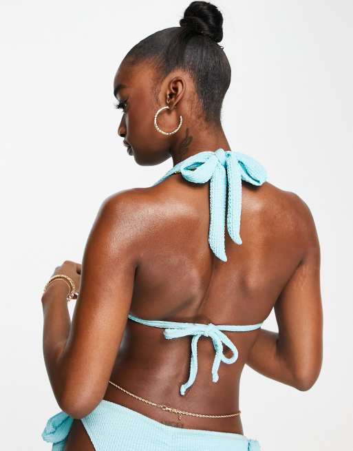 Moda Minx – Babyblå, krinklad bikiniöverdel i trekantsmodell med strass , 2 av 4