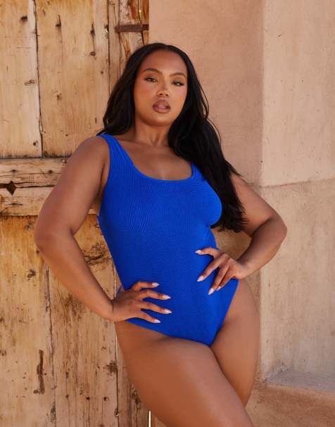 Moda Minx Curve X Bernadette Afia – Koboltblå rynkig baddräkt med djup halsringning - view 1
