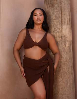 Moda Minx Curve X Bernadette Afia - Sarong in Kaffeebraun mit Knitterstruktur