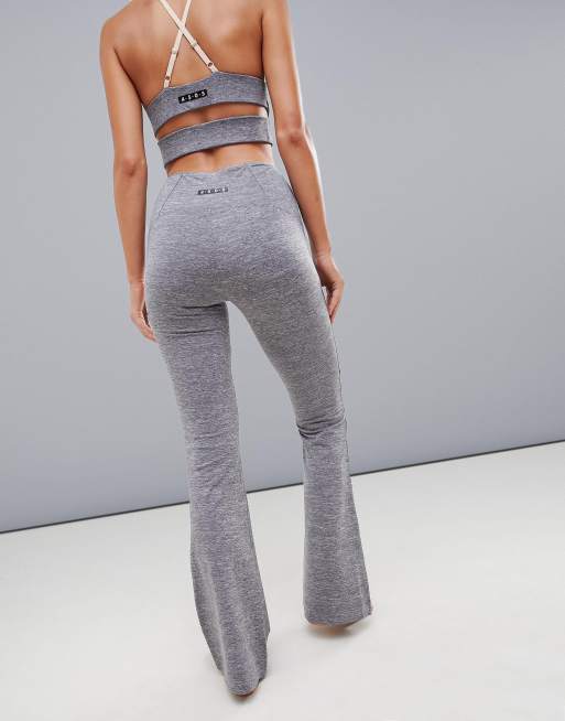 Modelo acampanado en gris marga de ASOS 4505, 2 de 4