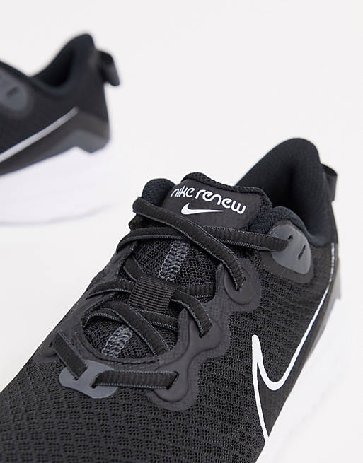 Modelo Renew Arena 2 en negro de Nike Running |