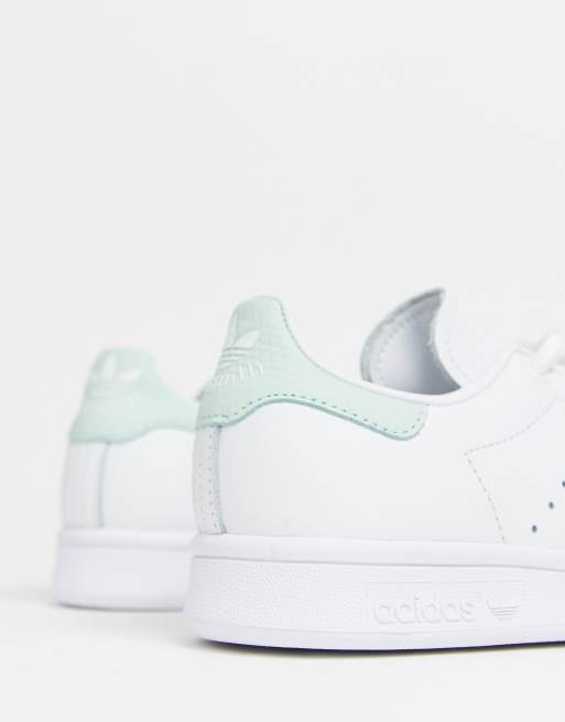 Gasto Creta código postal Modelo Stan Smith en blanco y verde menta de adidas Originals | ASOS