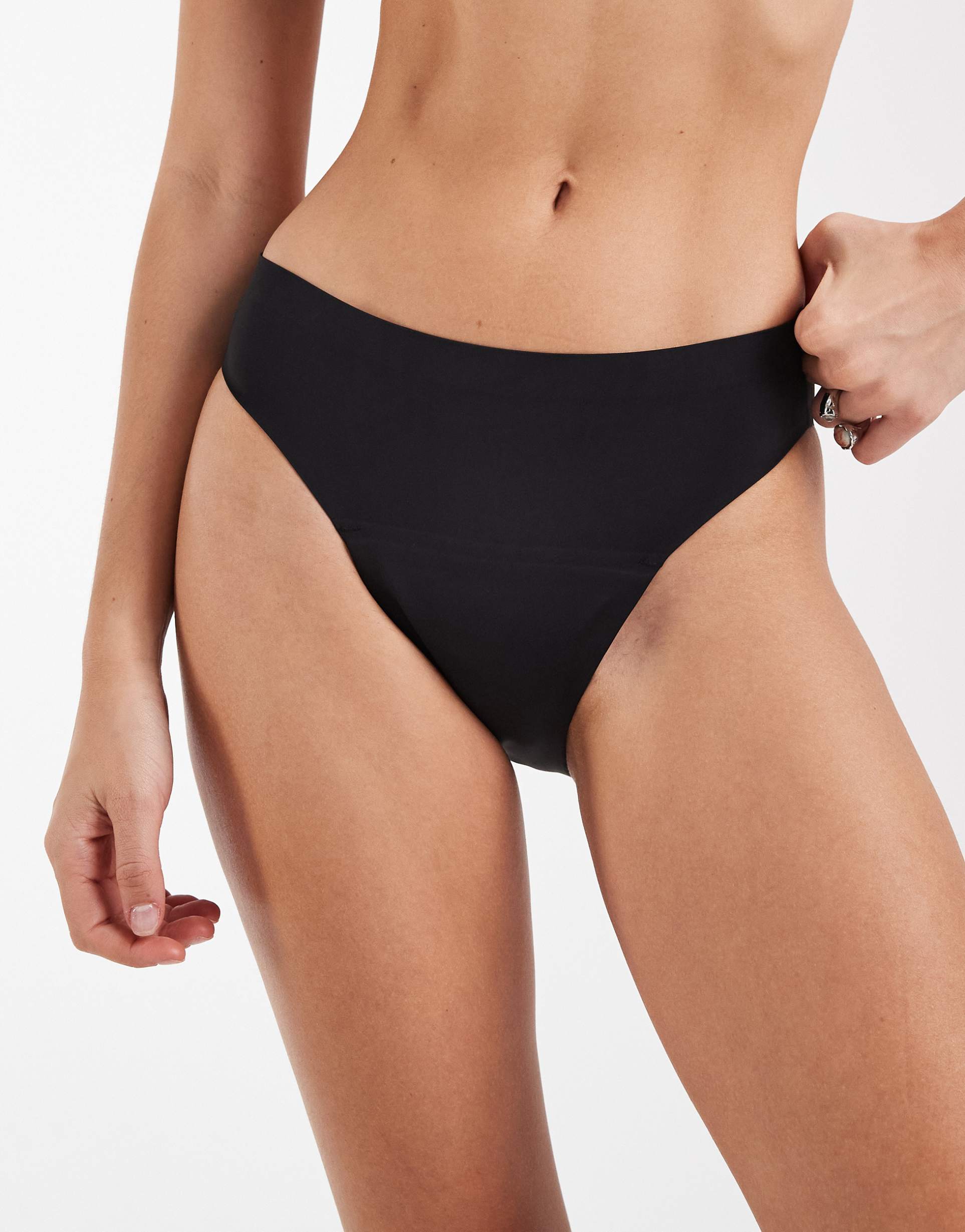 modibodi seamless moderate absorbency period briefs in black
