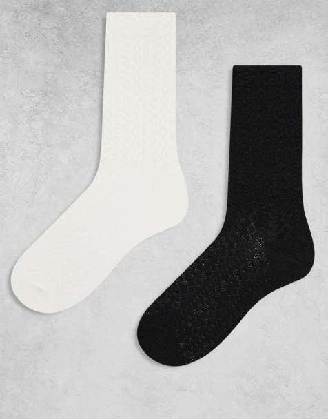 Monki – 2er-Pack Knöchelsocken in Schwarz und Weiß mit Lochmuster - view 1