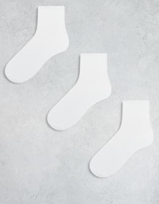 Monki - 3er-Pack Knöchelsocken in Weiß