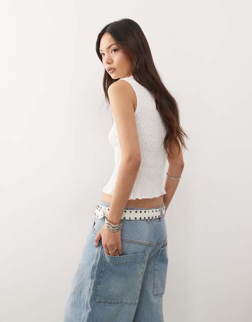 Monki - Aangerimpelde gesmokte mouwloze tanktop met ruches aan de rand in wit, 3 van 4