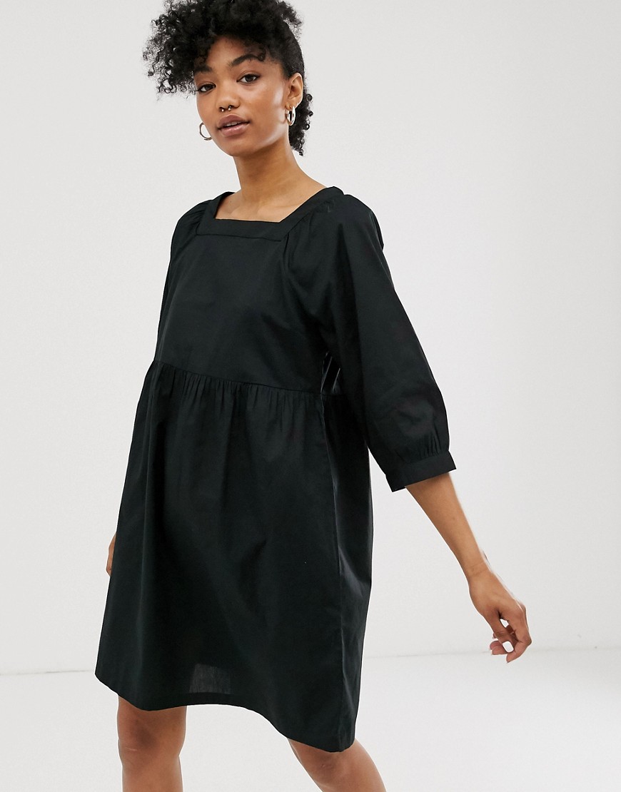 Monki - Aangerimpelde jurk met vierkante hals in zwart
