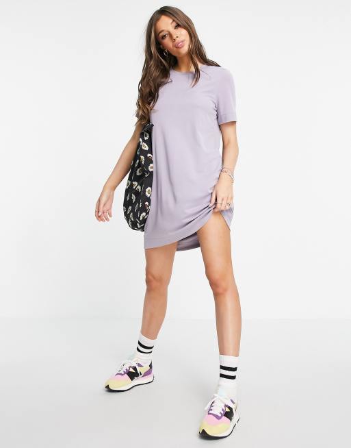 Monki – Abbie – Liliowa sukienka t-shirtowa mini