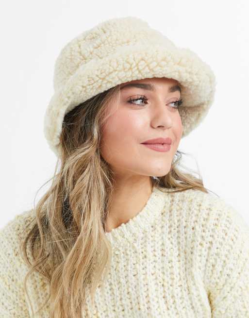 Monki Ally faux fur teddy bucket hat in beige | ASOS