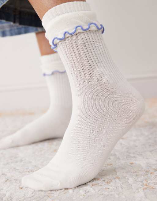 Monki ankle socks with frill in beige