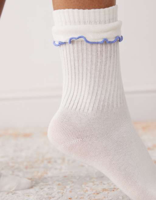 Monki ankle socks with frill in beige