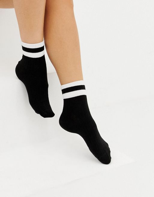 Monki ankle sports socks with white stripe in black | ASOS