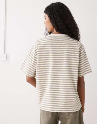 Monki Ash Boxy T-shirt In White
