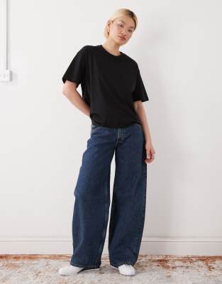 Monki Ash Boxy Tee In Black