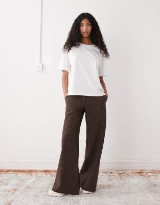 Monki Ash Boxy Tee In White