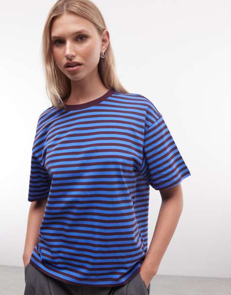 Monki - Aster - Blå og bordeauxrød T-shirt med striber og firkantet pasform - view 1
