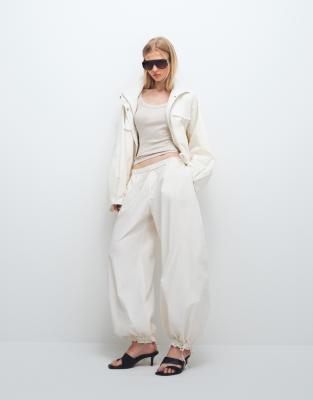 Monki Balloon Leg Pants In White