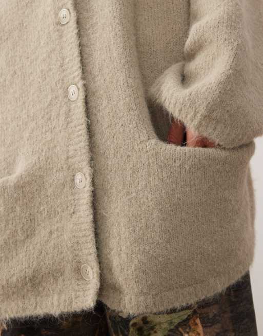 Monki – Beige, fluffigt stickad kofta i oversize, 3 av 4