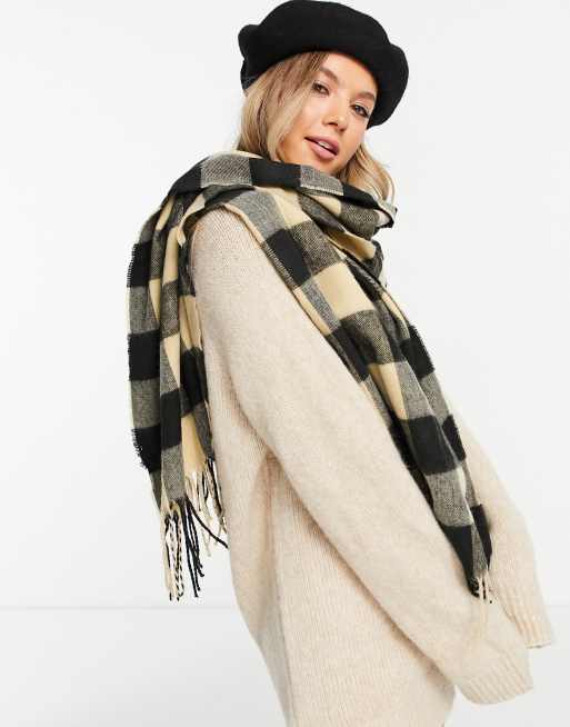 Monki – Beigerutig halsduk i återvunnen polyester - BEIGE