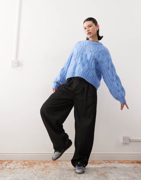 Monki - Blå cropped trøje i kabelstrik i firkantet pasform - view 1