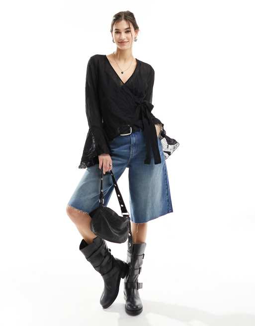 Monki - Blouse met overslag, gestrikte taille en uitlopende manchetten in zwart, 4 van 4
