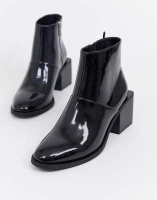bottine noir a talon carre