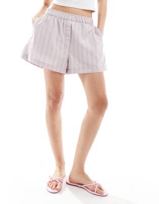 Monki - Boxershorts in Hellrosa mit Streifen und umschlagbarem Bund