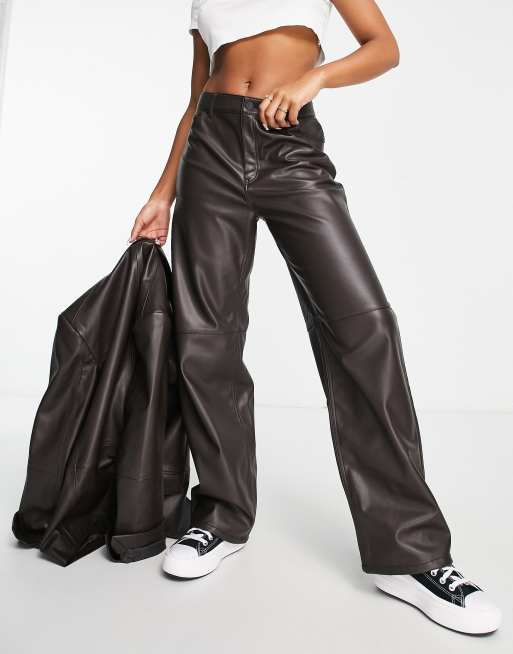 Monki - Broek met rechte pijpen van imitatieleer in bruin, deel van co-ord set
