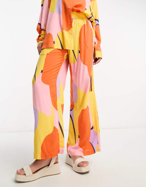 Monki - Broek met wijde pijpen en paarse abstracte print, deel van co-ord set