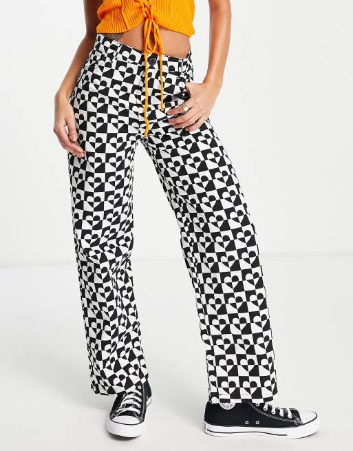 Monki - Broek met wijde pijpen in zwart en witte hartjesprint, 2 van 4