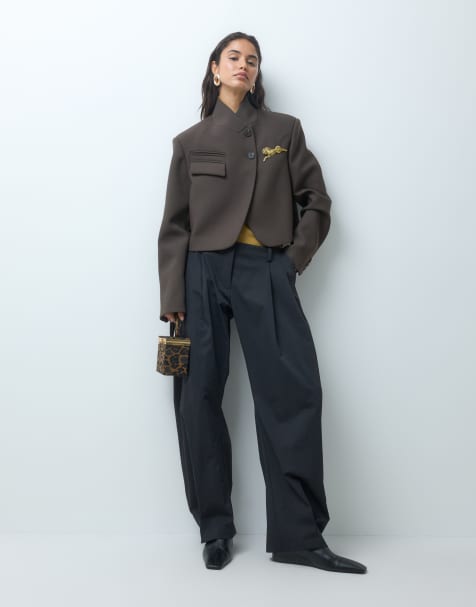 Monki Bundfalten-Hose mit Barrel-Schnitt in Schwarz - view 1