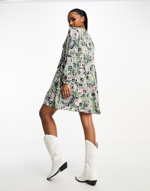 Monki button through mini smock dress in floral print レディース-