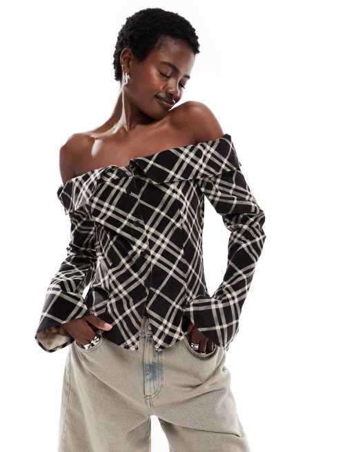 Monki - Camicia con spalle scoperte in tessuto a coste con bottoni sul davanti marrone a quadri